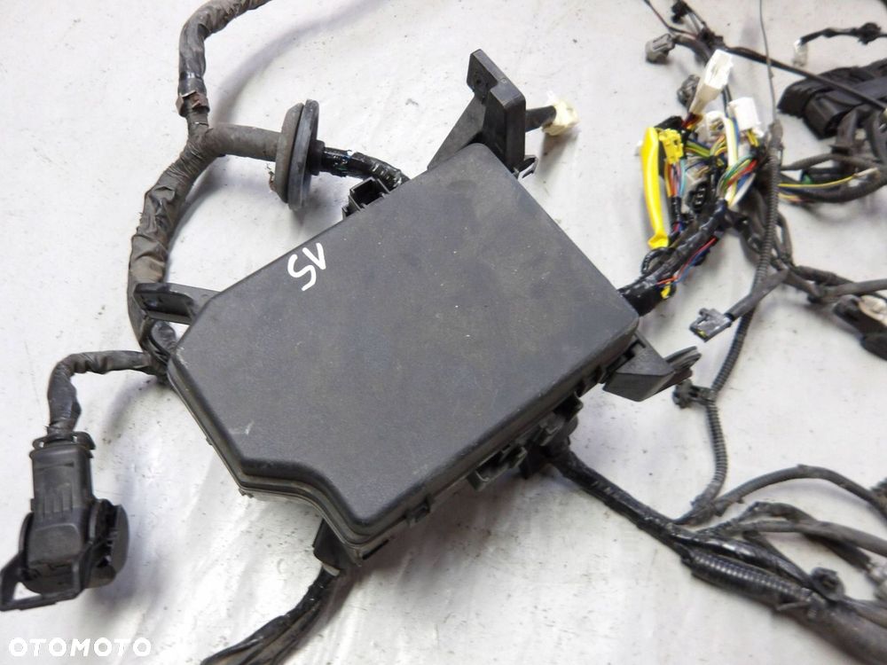 SUZUKI VITARA III 15- 1.6 VVT wiązka instalacja skrzynka bezpieczników - 2