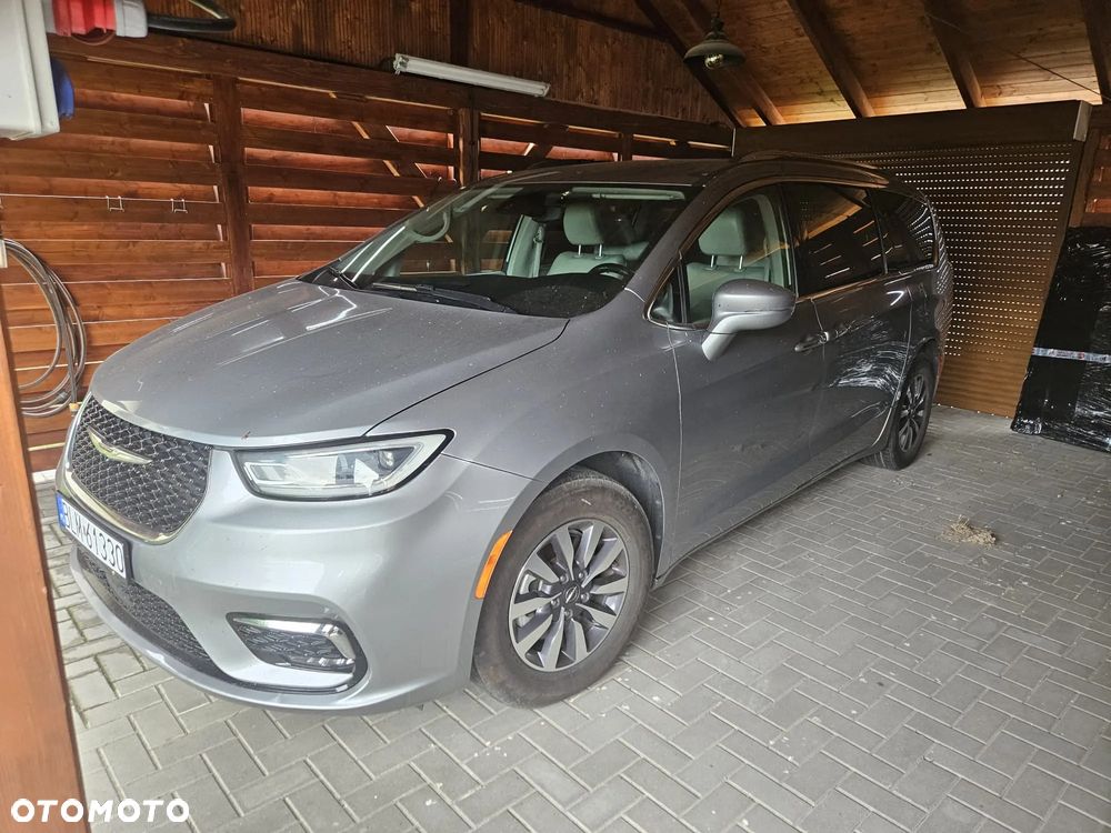 Chrysler Pacifica - 1