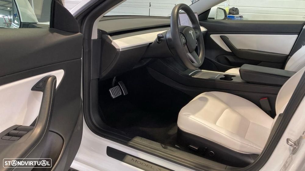 Tesla Model 3 Standard Range Plus RWD - 3