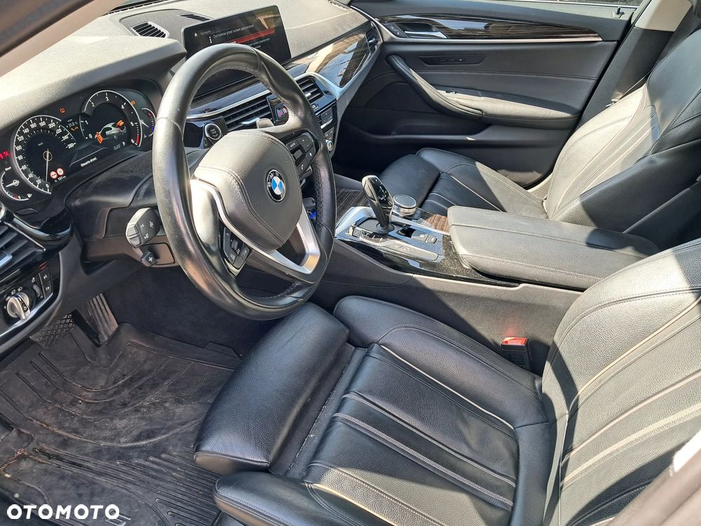 BMW Seria 5 530d Luxury Line - 14