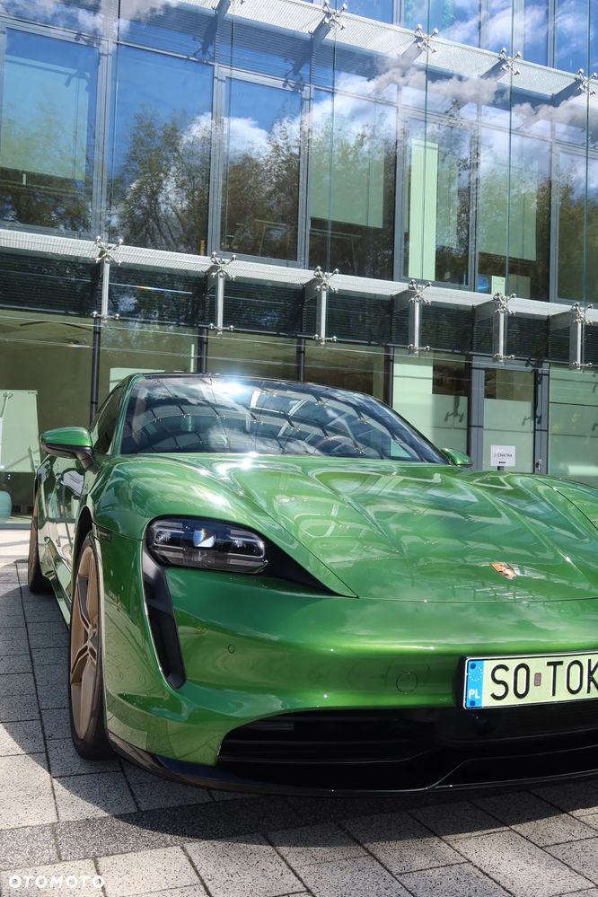 Porsche Taycan - 17
