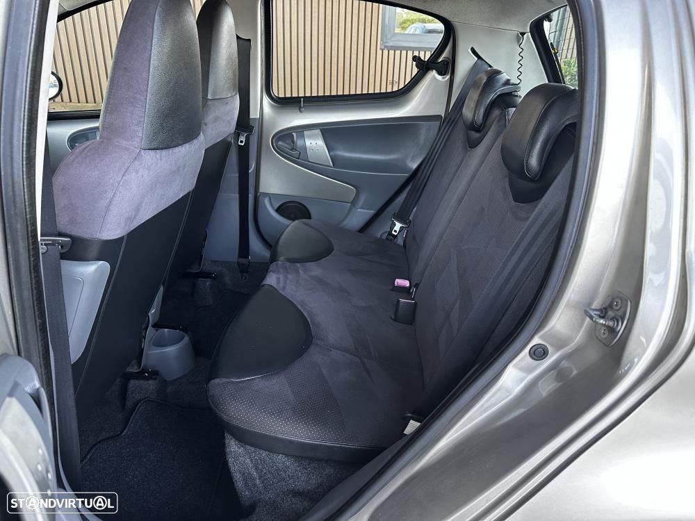 Toyota Aygo 1.0 Style Pack - 26