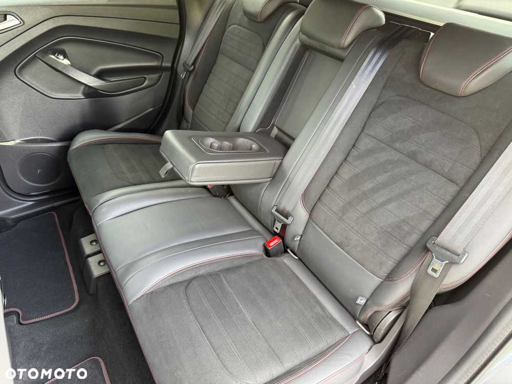 Ford Kuga - 10
