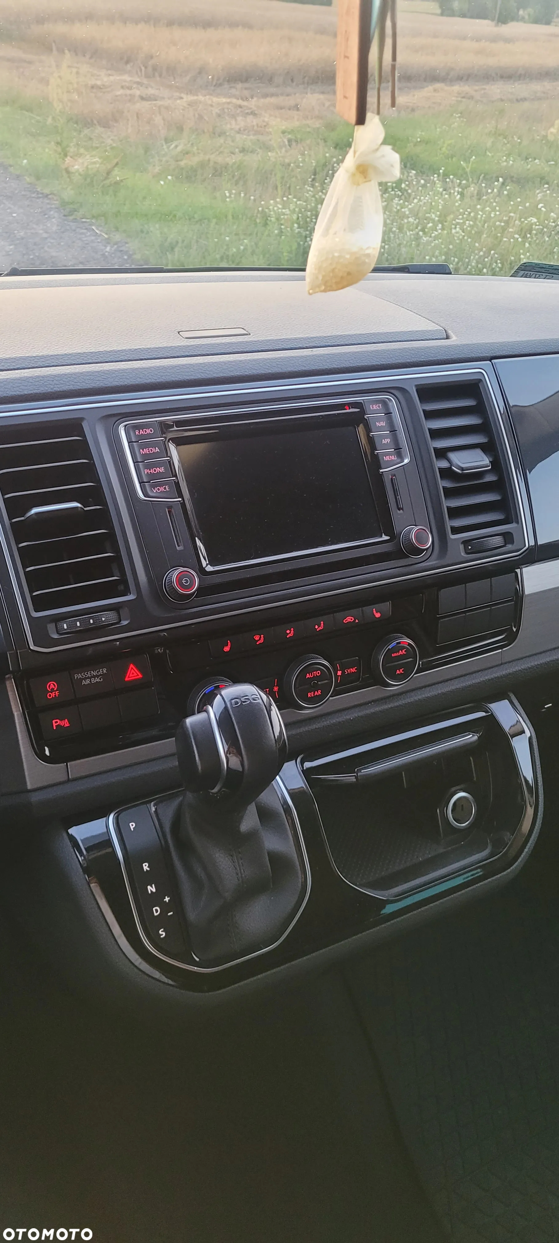 Volkswagen Multivan - 16