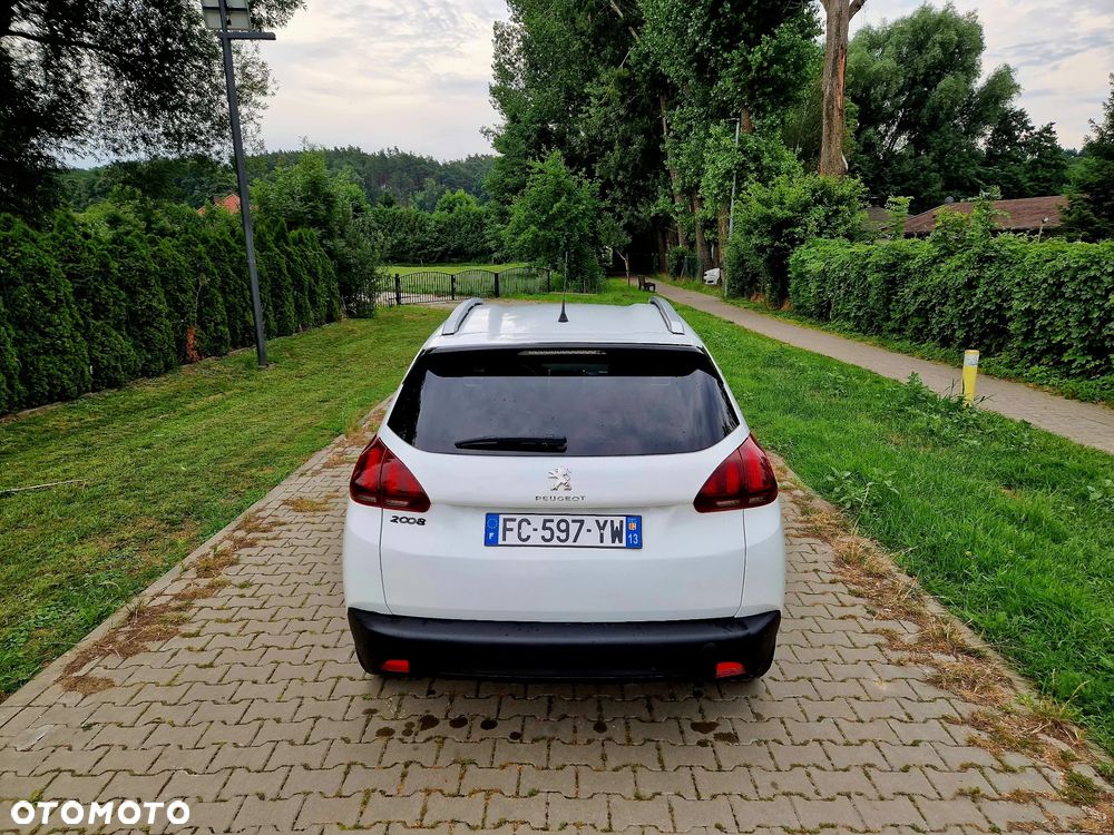 Peugeot 2008 - 10
