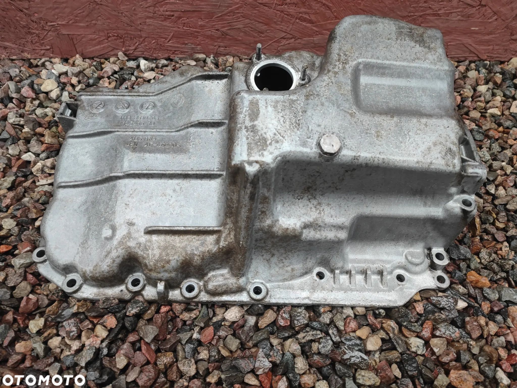 BMW E81 / E82 / E87 / E90 / E91 / E92 ORYGINALNA MISKA OLEJOWA / MISA OLEJU ALUMINIOWA DO SILNIKÓW GAMY N47 ( 1.8D / 2.0D ) O NR. 11 13 8 510 206 OEM W DABRDZO DOBRYM STANIE - 1