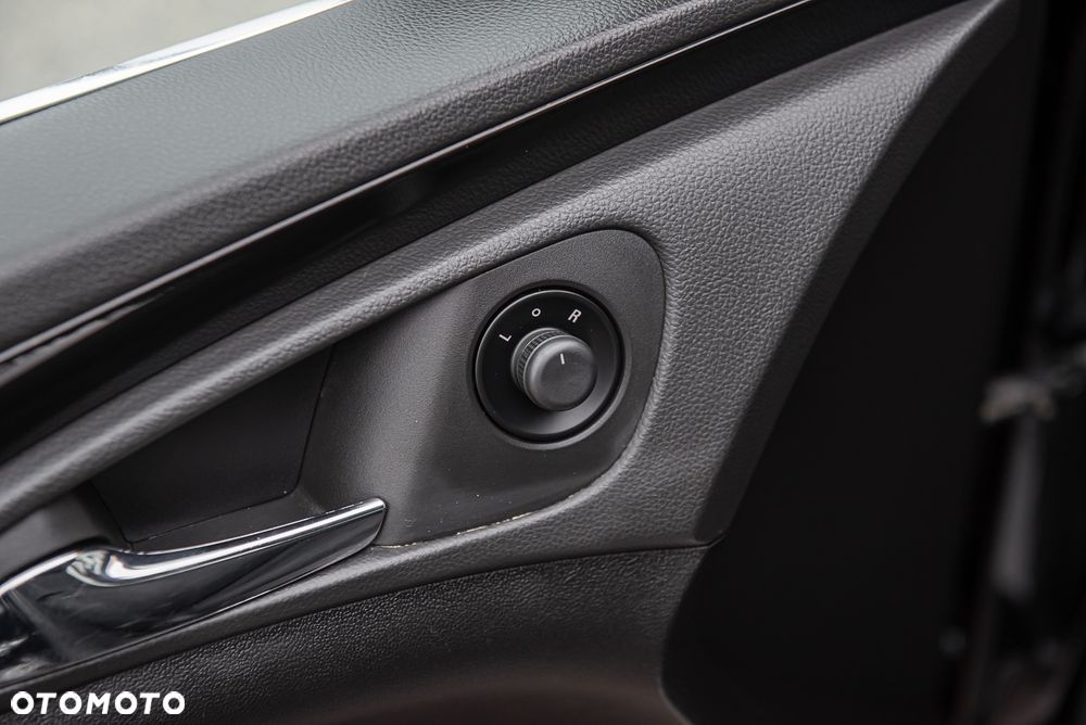 Opel Insignia 2.0 Turbo Sport - 25