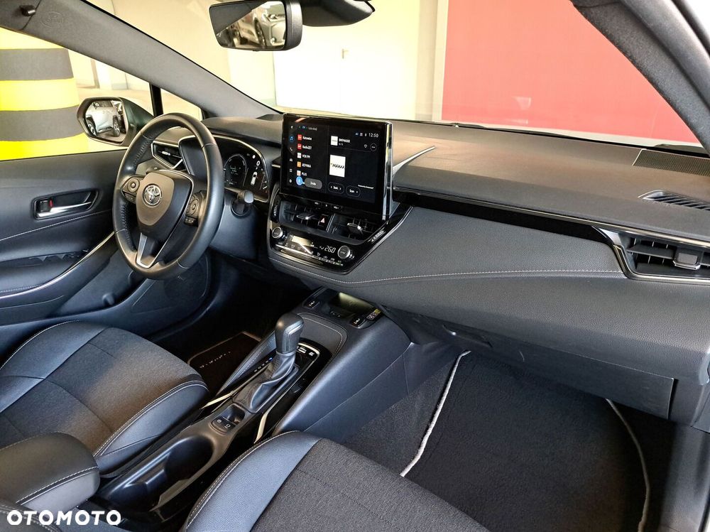 Toyota Corolla 1.8 Hybrid Style - 17