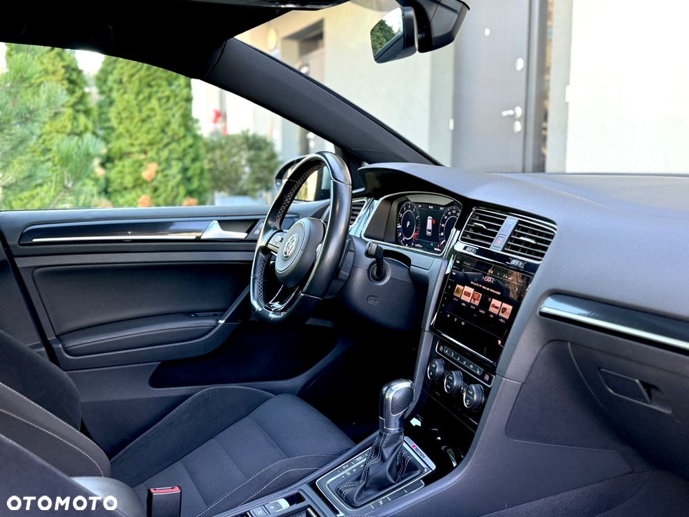 Volkswagen Golf - 27