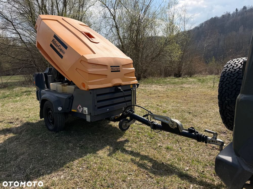 Atlas Copco XAS 97 Kompresor Śrubowy. Sprężarka. 5,5m3. Przyczepa mobilna jezdna do rejestracji. Silnik Deutz! jak Nowy 786 mtg. 2016rok. Import Norwegia! Chłodnica cyklonowa! NAOLEJACZ. Serwisowany w DEKRA Hamulec najazdowy. Opony z 2025roku. Zadbana Maszyna! OKAZJA - 3