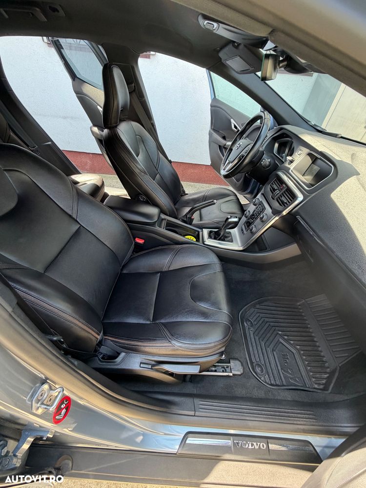 Volvo V40 D3 Momentum - 13