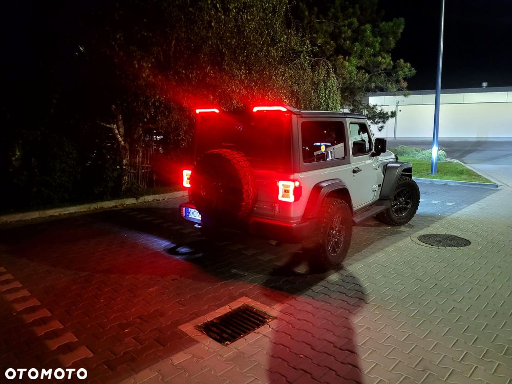 Jeep Wrangler - 24