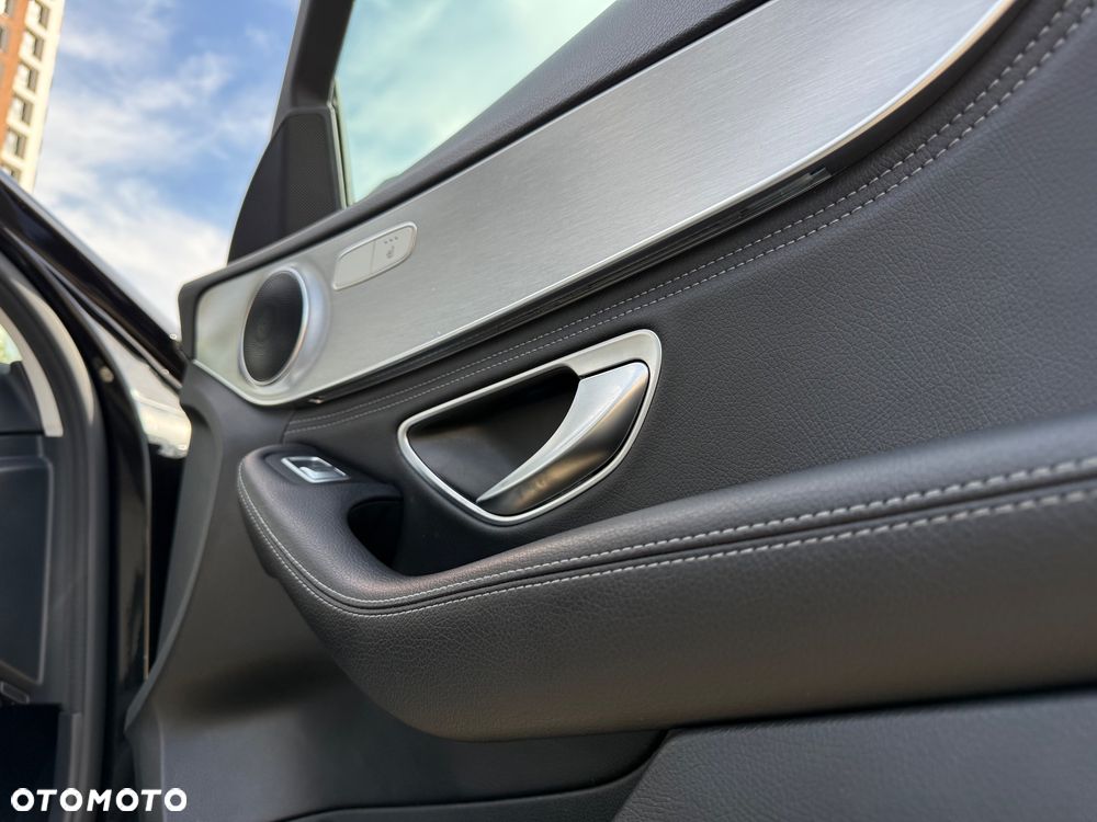 Mercedes-Benz Klasa C 220 CDI BlueEff 4-Matic Avantgarde - 16