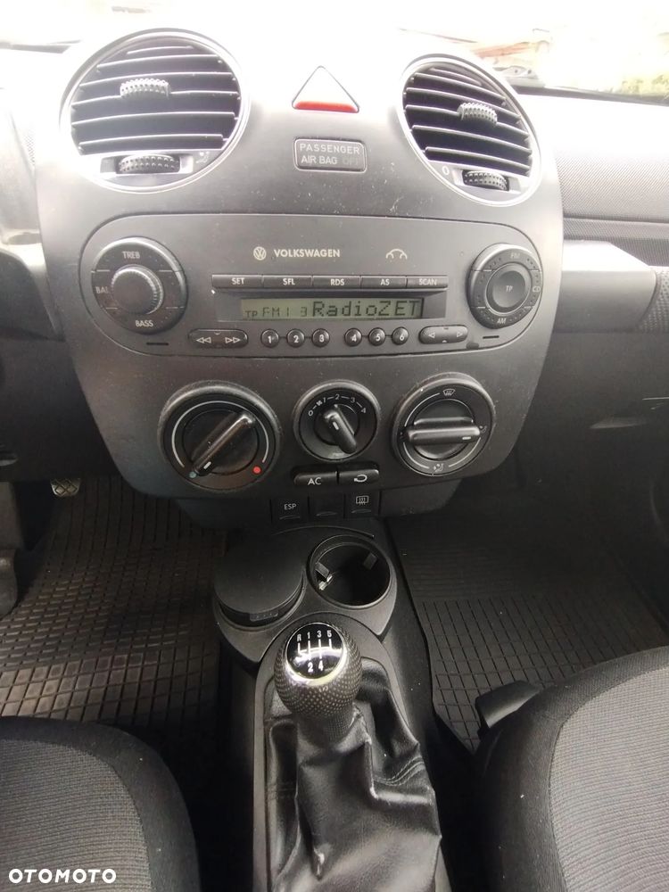 Volkswagen New Beetle 1.6 - 20