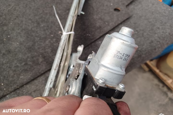 Macara geam fata dreapta electrica 5713A260 5713A260 Mitsubishi ASX 1 - 4