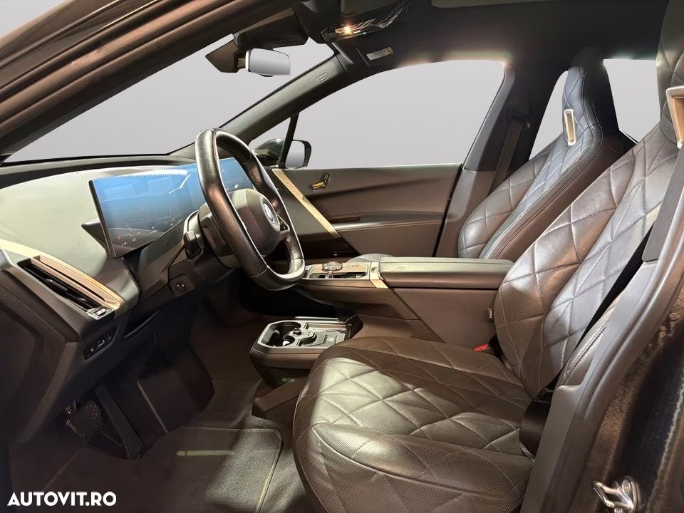 BMW iX xDrive40 - 10