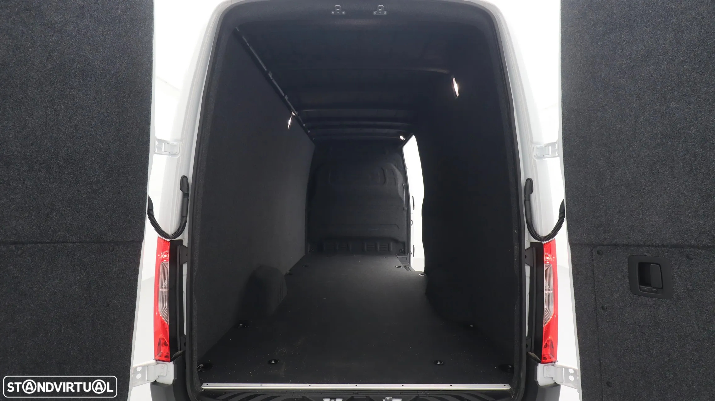 Mercedes-Benz eSprinter - 32
