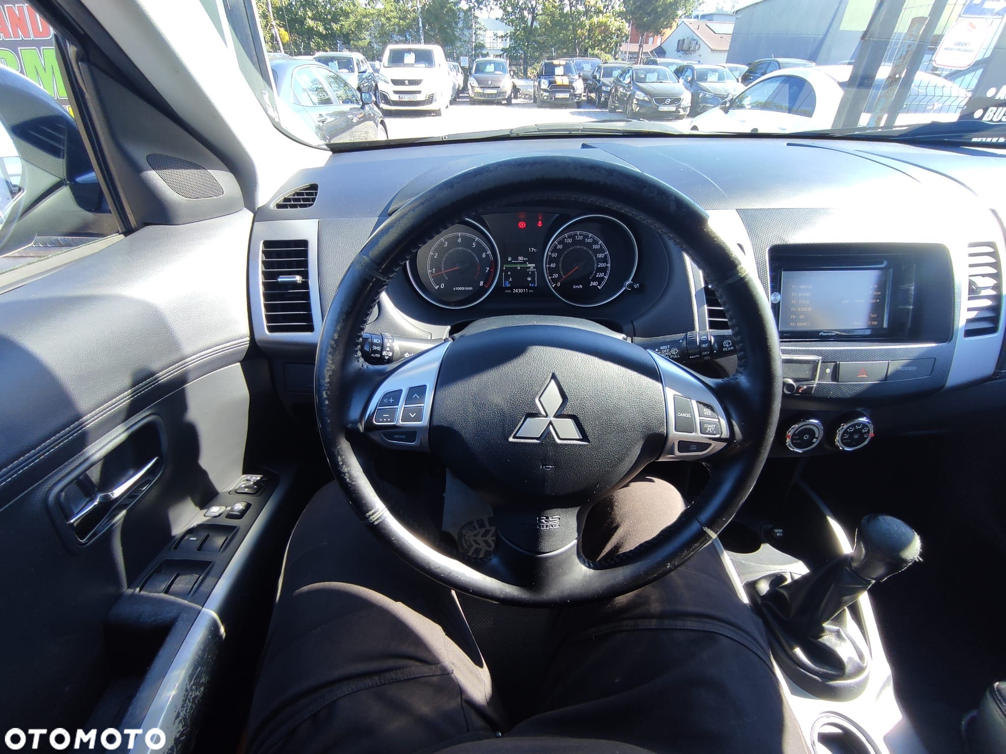 Mitsubishi Outlander 2.0 Intense + NAVI 2WD EU5 - 23