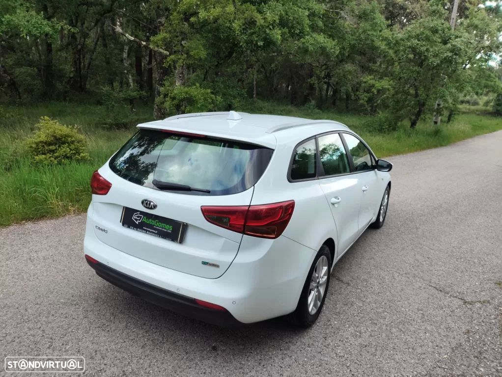 Kia Ceed SW 1.6 CRDi Nav Line - 11