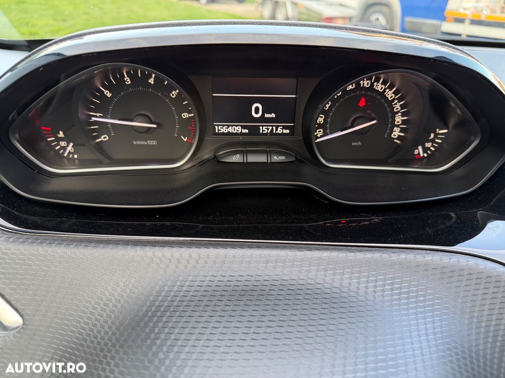 Peugeot 208 PureTech 82 Start & Stop Allure - 21