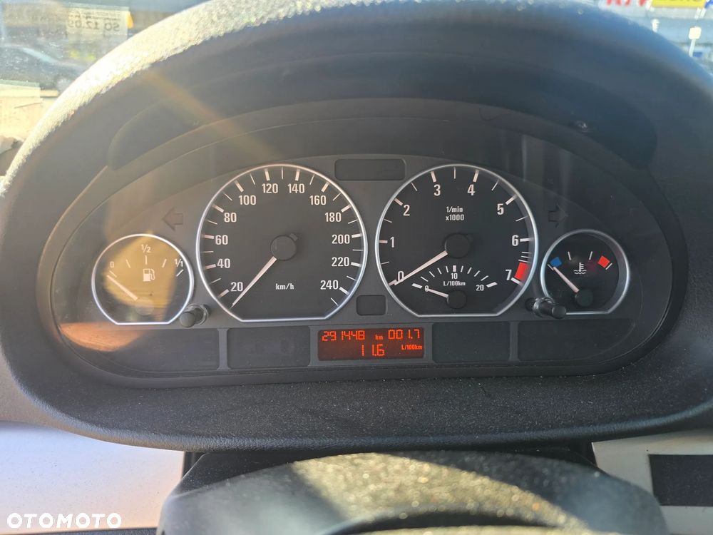 BMW Seria 3 330i Edition Exclusive - 14