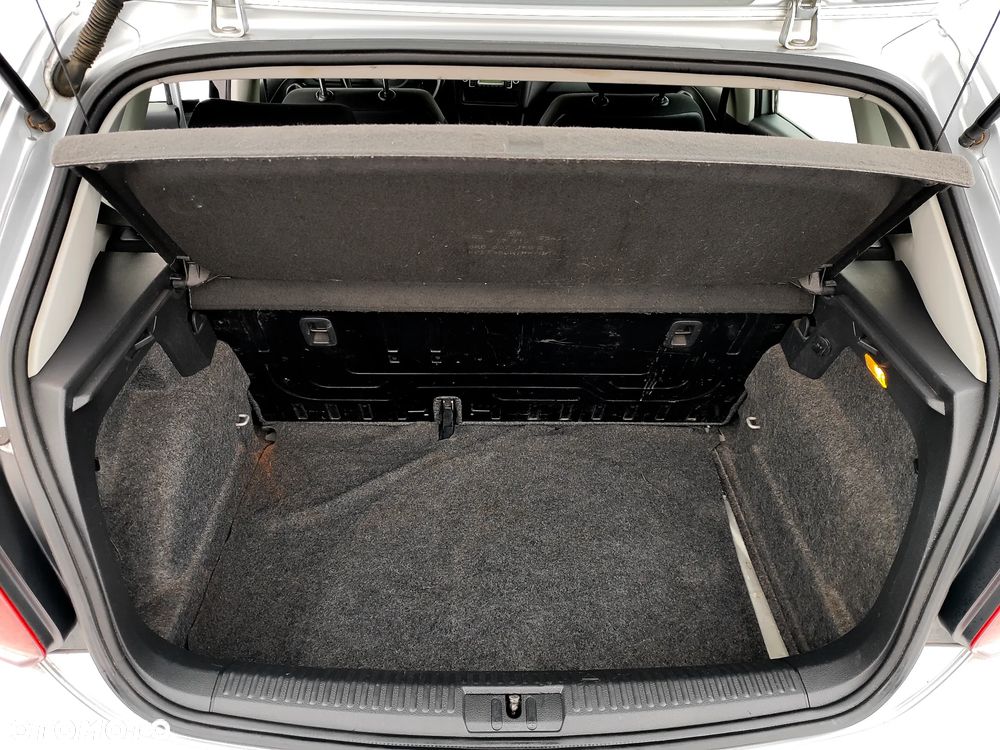 Volkswagen Polo 1.4 16V Trendline - 27