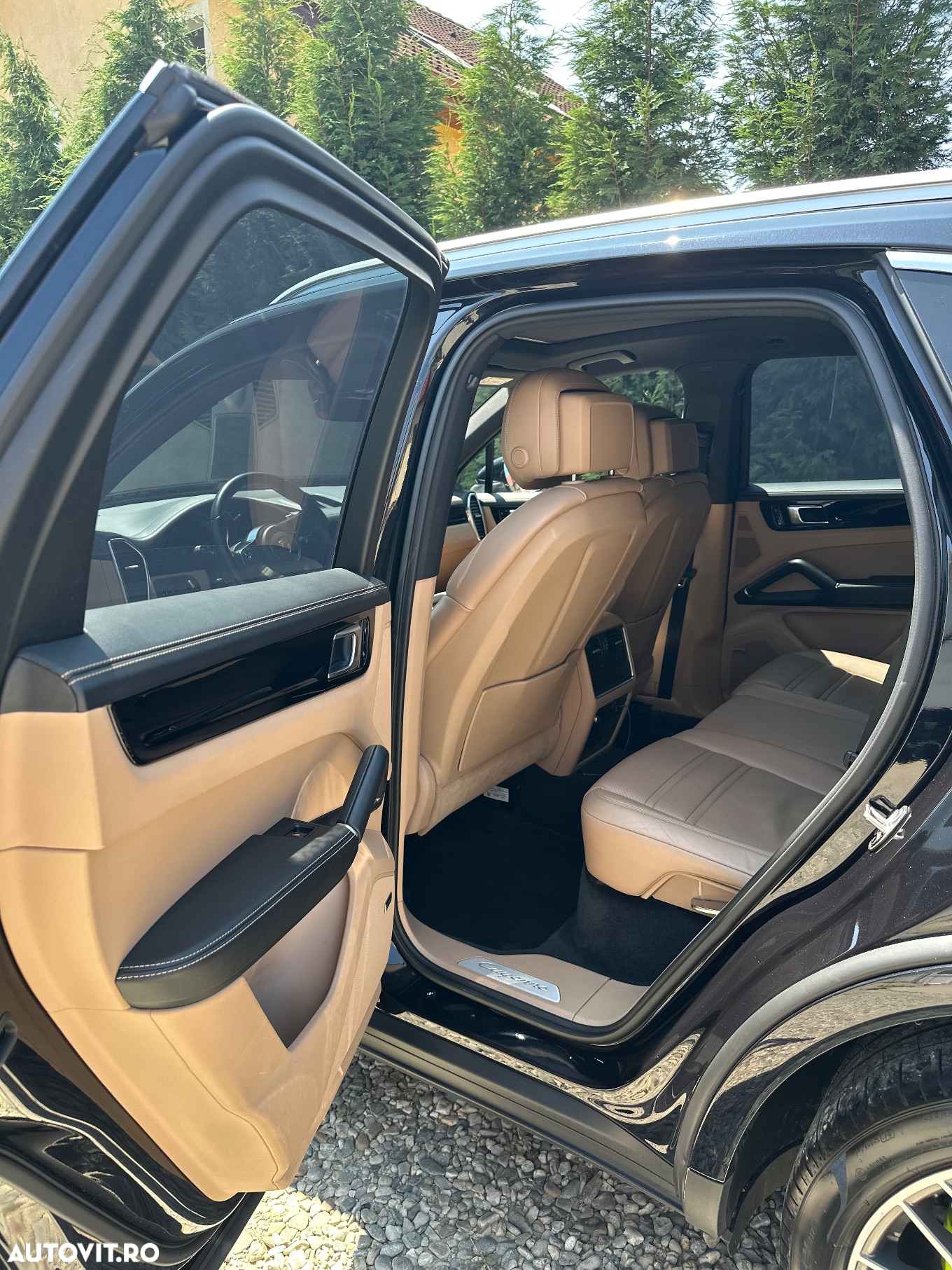 Porsche Cayenne - 16