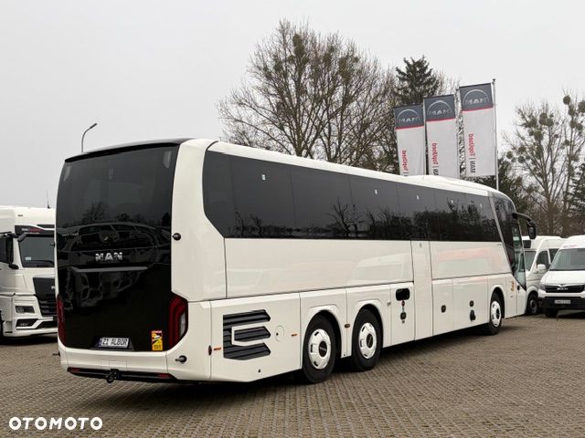 MAN LION`S COACH L R08 - 4