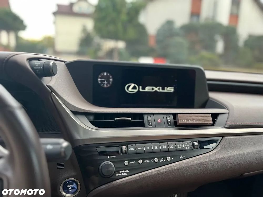 Lexus ES - 8