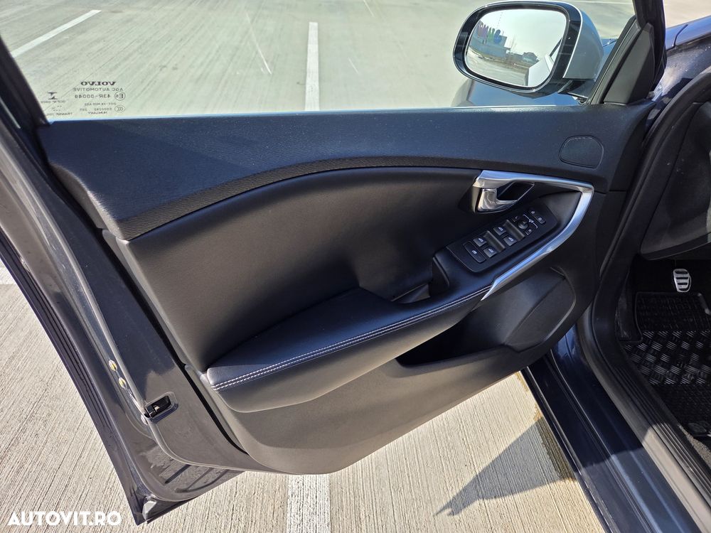 Volvo V40 D4 VEA R-Design - 10