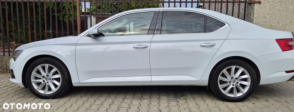 Skoda Superb 2.0 TDI SCR Ambition DSG - 16