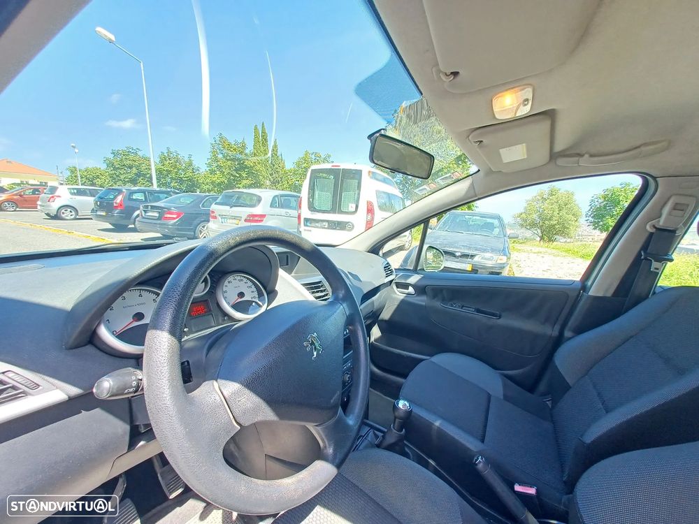 Peugeot 207 1.4 16V Trendy - 6
