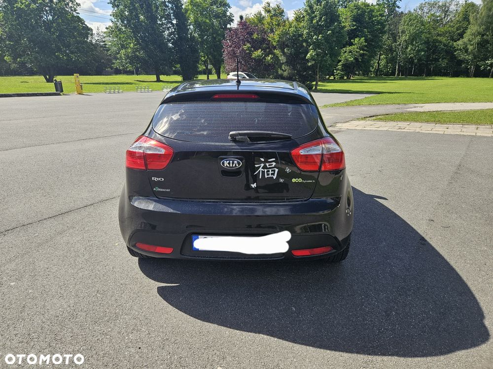 Kia Rio - 4