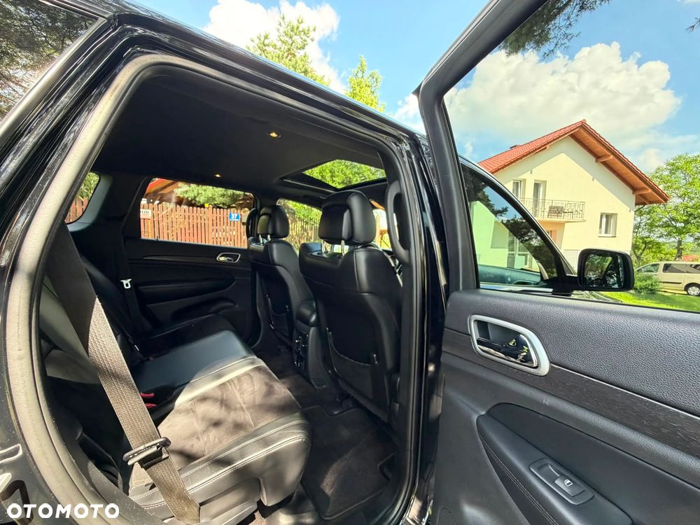 Jeep Grand Cherokee - 30