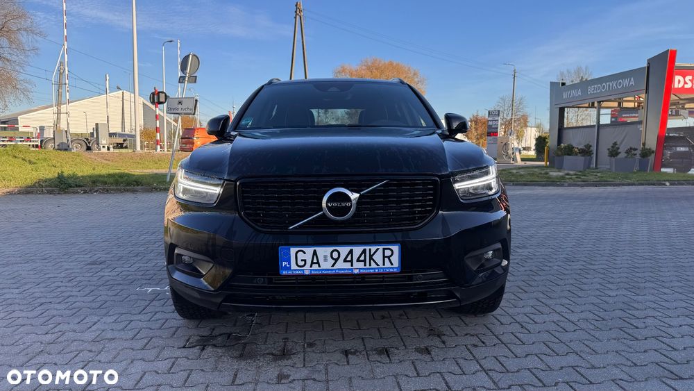Volvo XC 40 T5 AWD Momentum - 1