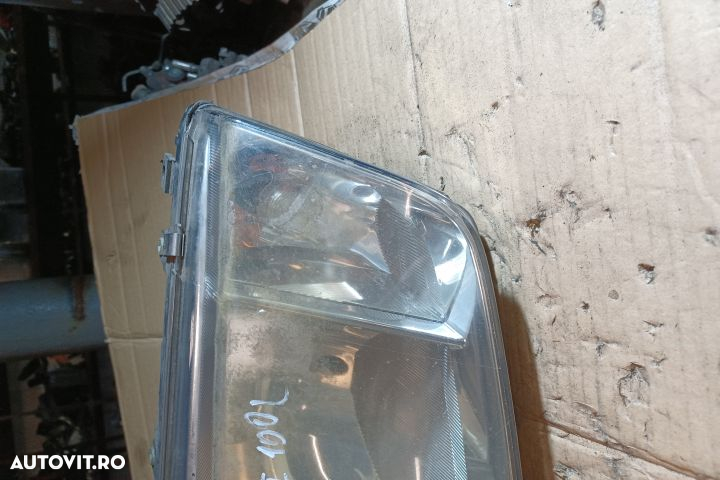 Far dreapta Skoda Fabia 6Y  [din 1999 pana  2004] seria Hatchback 5-usi 1.4 MT (75 hp) - 5