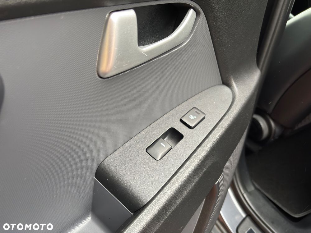 Kia Sportage 1.7 CRDI XL 2WD - 12