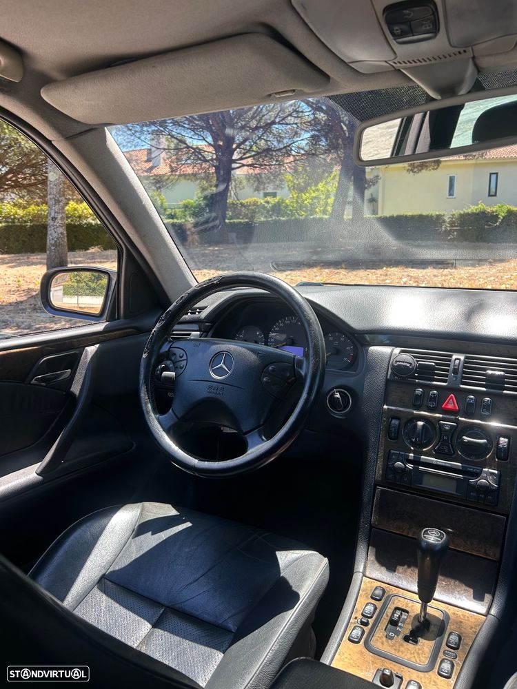 Mercedes-Benz E 220 - 5