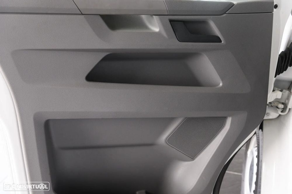 VW e-Transporter e-Caravelle LR 100 kW - 19