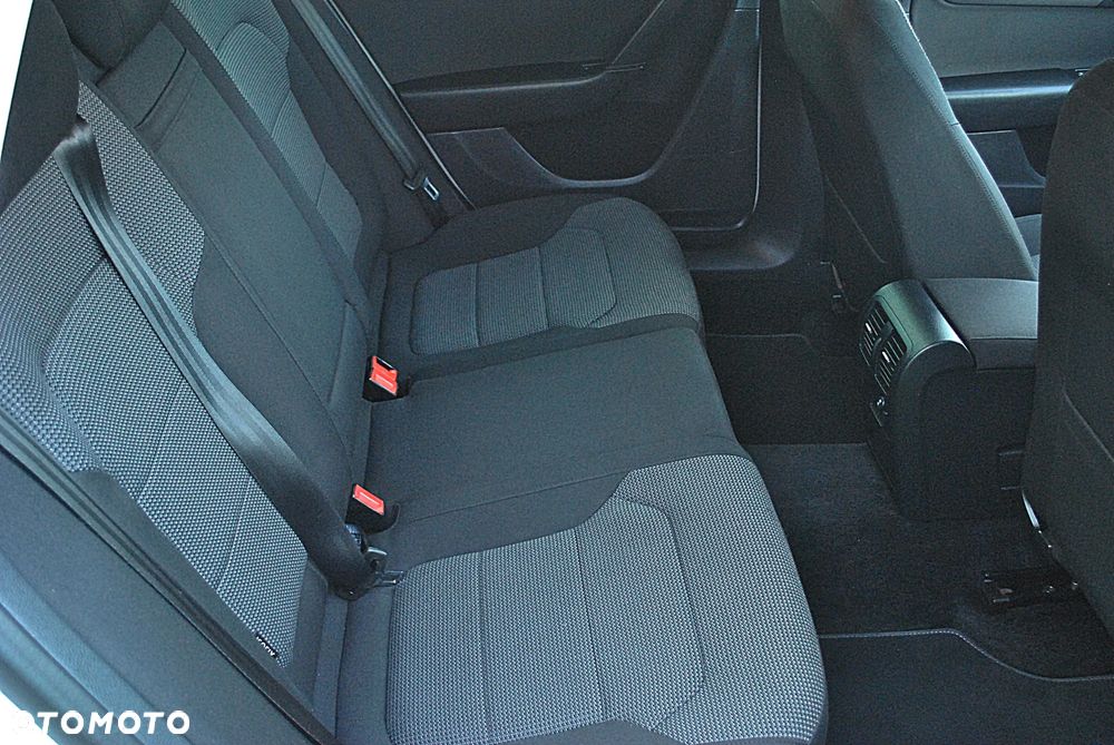 Volkswagen Passat 2.0 TDI BlueMotion Technology Highline - 13