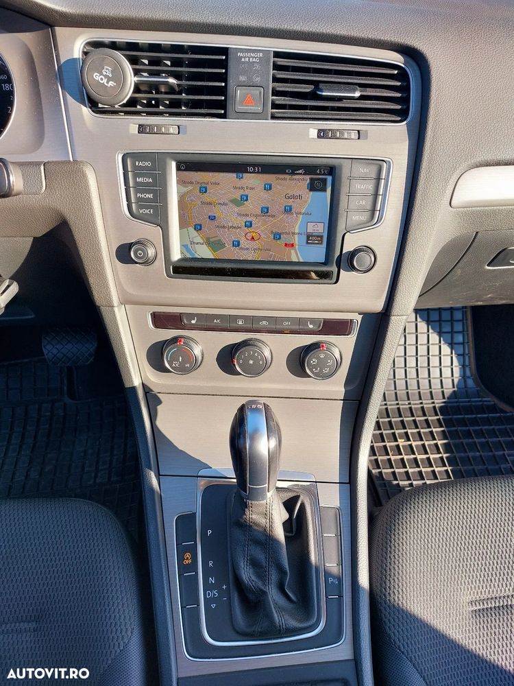 Volkswagen Golf - 12