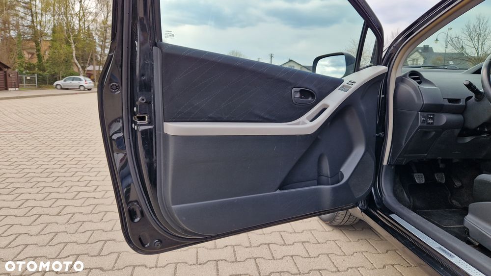 Toyota Yaris 1.0 VVT-i Luna - 24