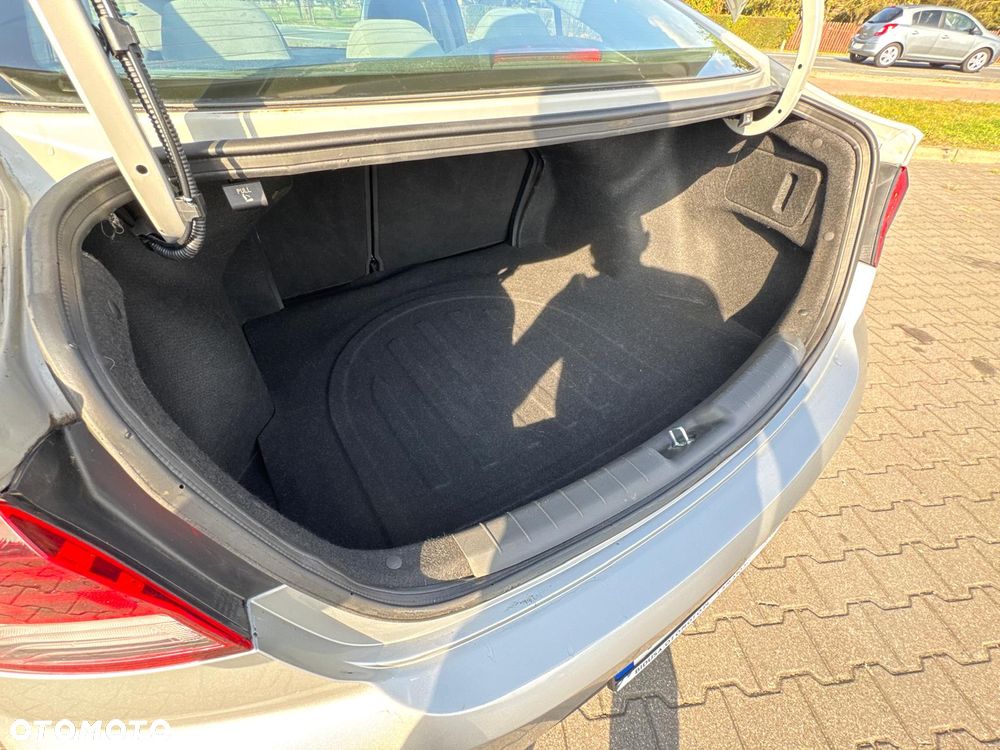 Hyundai Elantra - 22