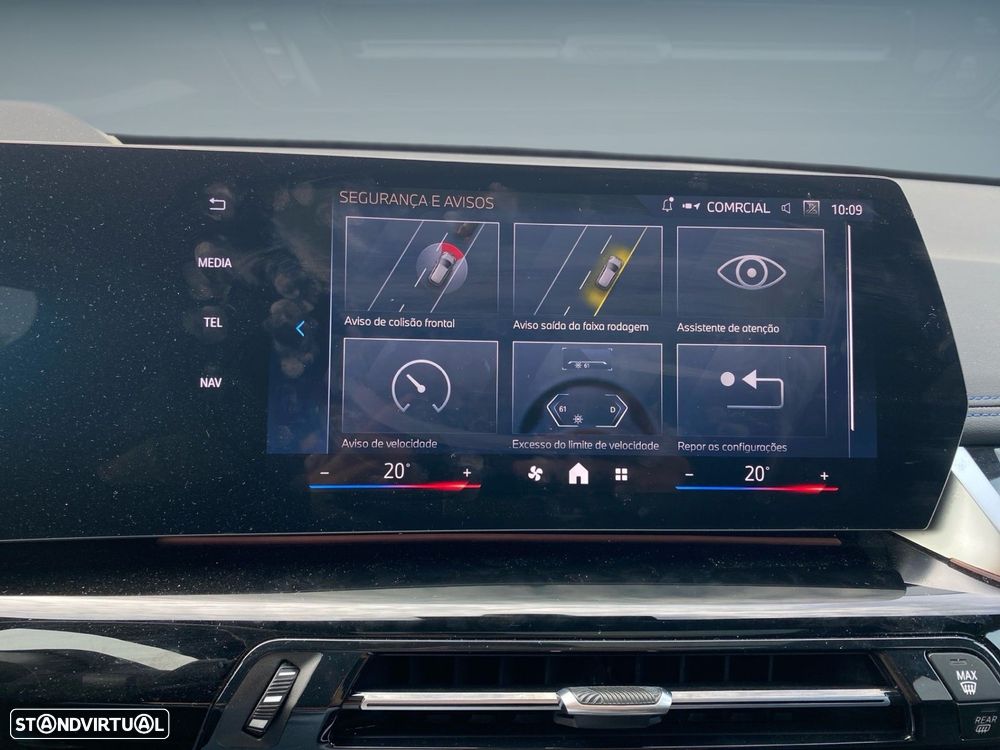 BMW iX1 eDrive20 Pack Desportivo M - 13