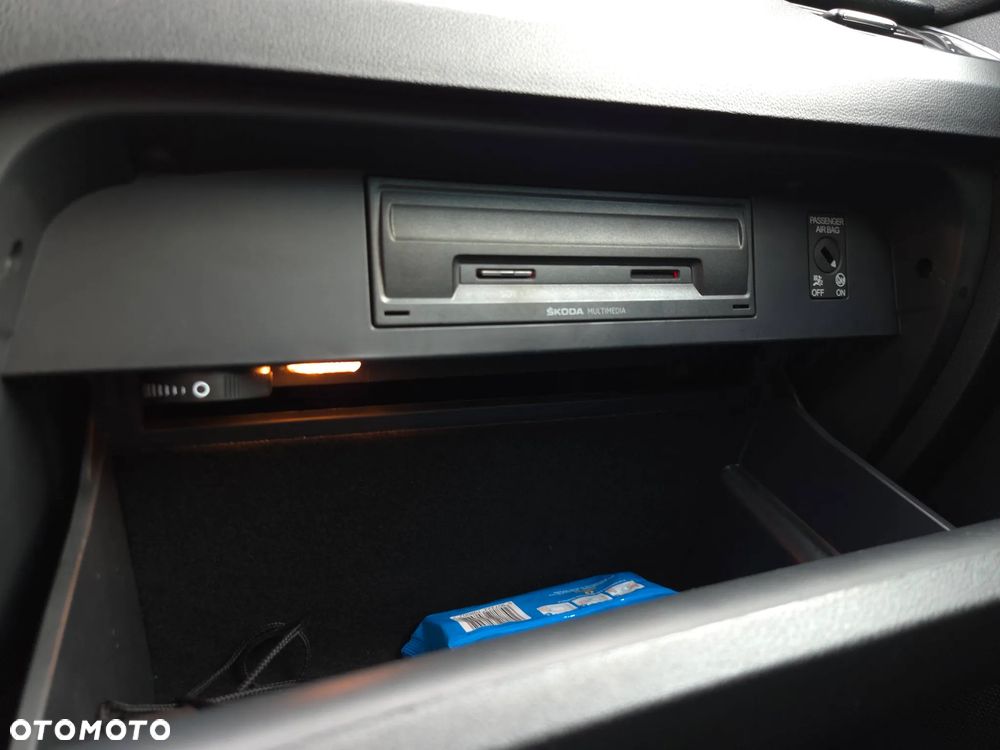 Skoda Octavia 2.0 TDI Style DSG - 30
