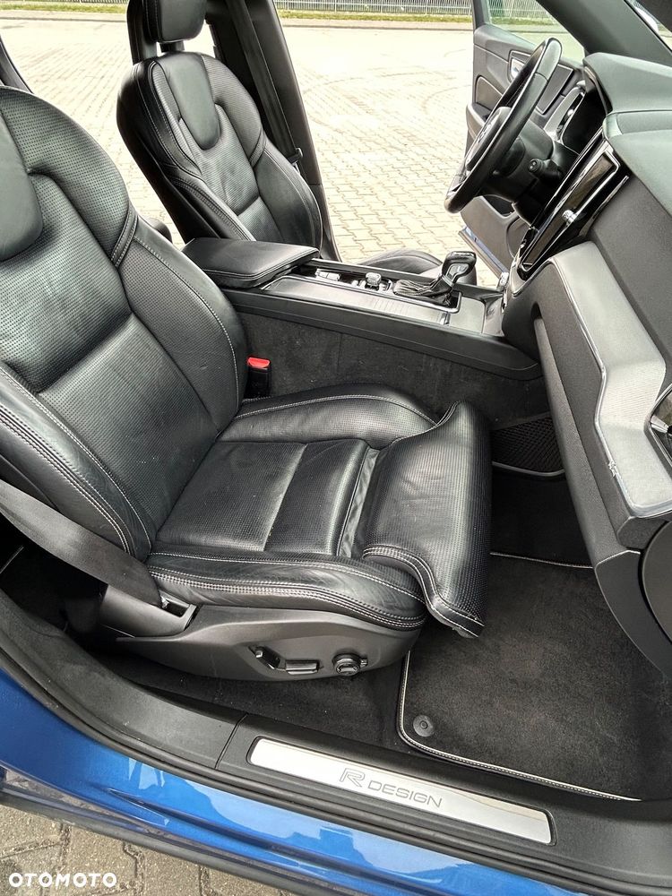 Volvo XC 60 D5 SCR AWD R-Design - 8