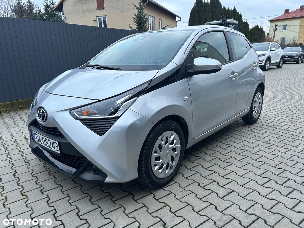 Toyota Aygo x-play - 1