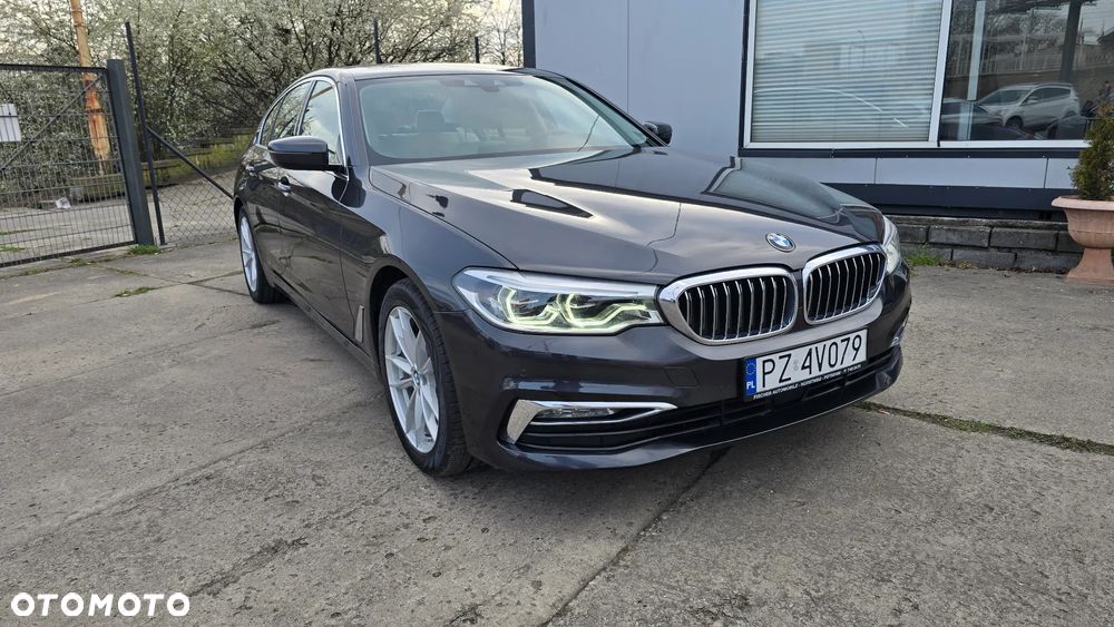 BMW Seria 5 530i Luxury Line - 16