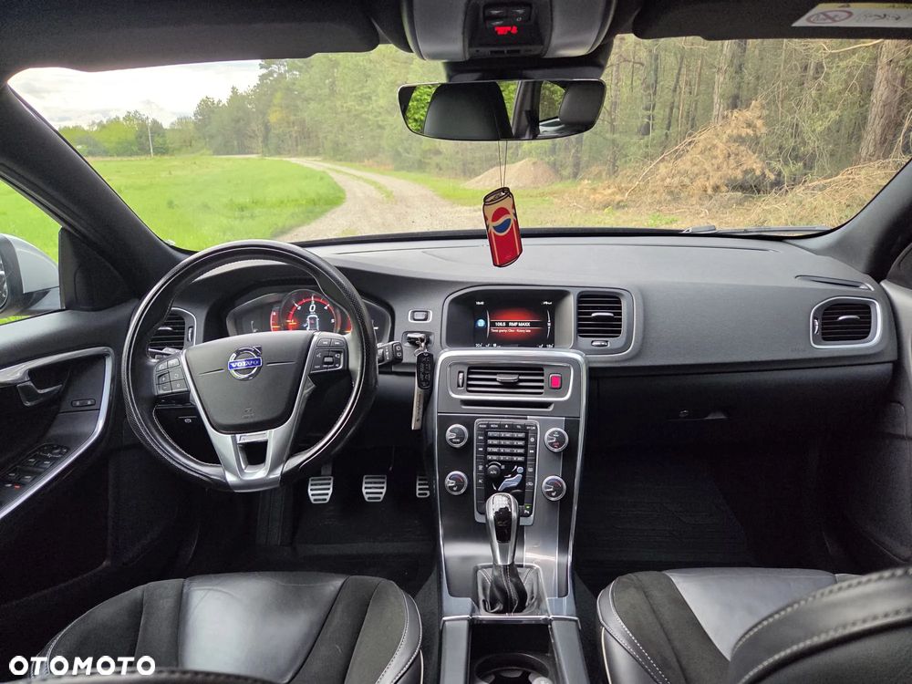 Volvo V60 D3 Momentum - 10
