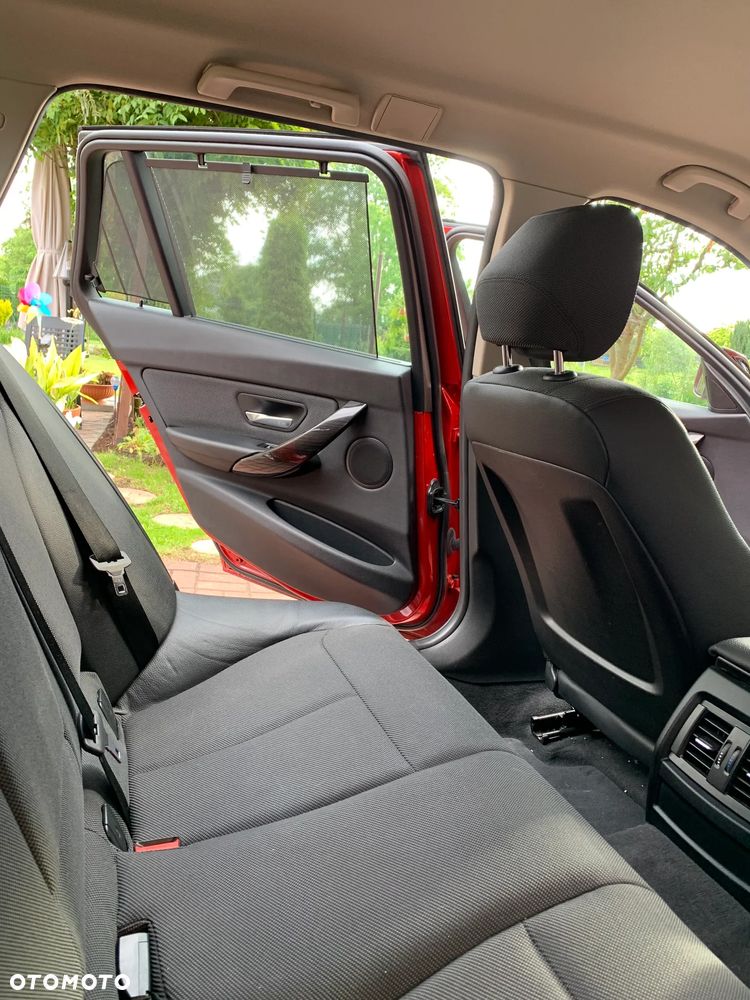 BMW Seria 3 318d Luxury Line - 24